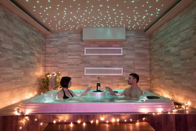 1834 & Spa