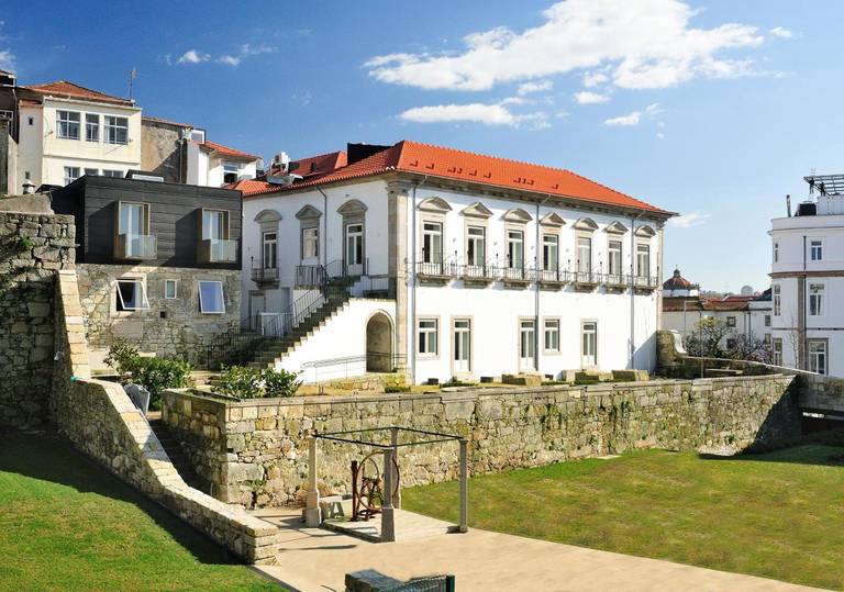 Condes de Azevedo Palace Apartments