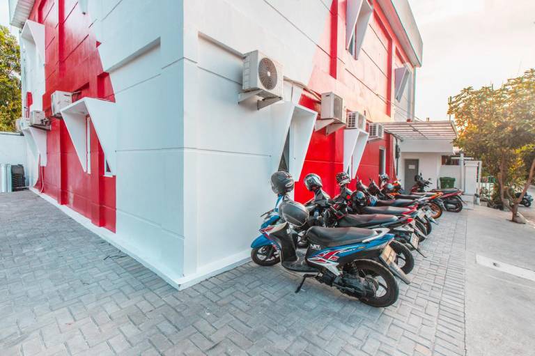 OYO 907 Wisma Cakung