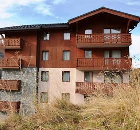 Residence LVH Vacances Les Chalets De L'Adonis в Ле-Менюире