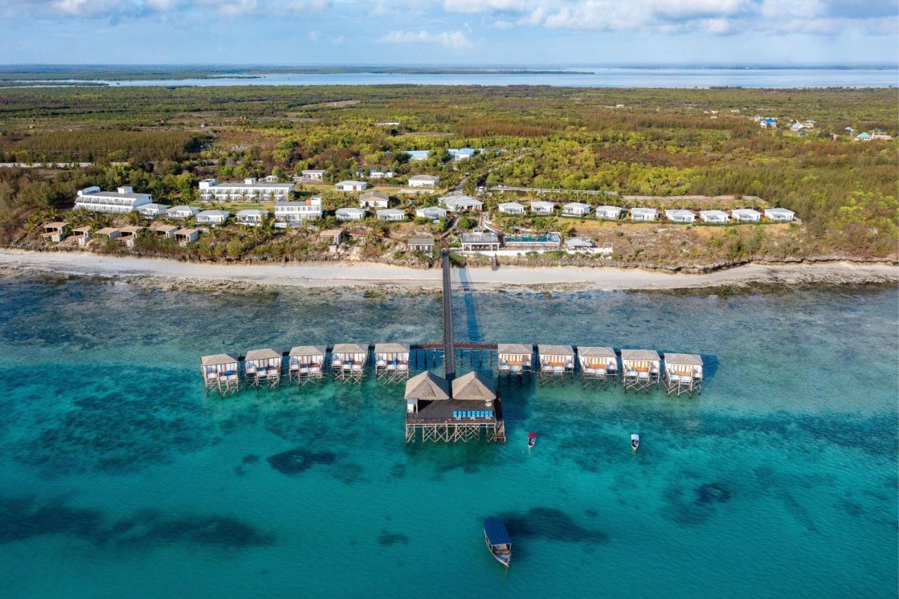 Le Mersenne Zanzibar, Autograph Collection