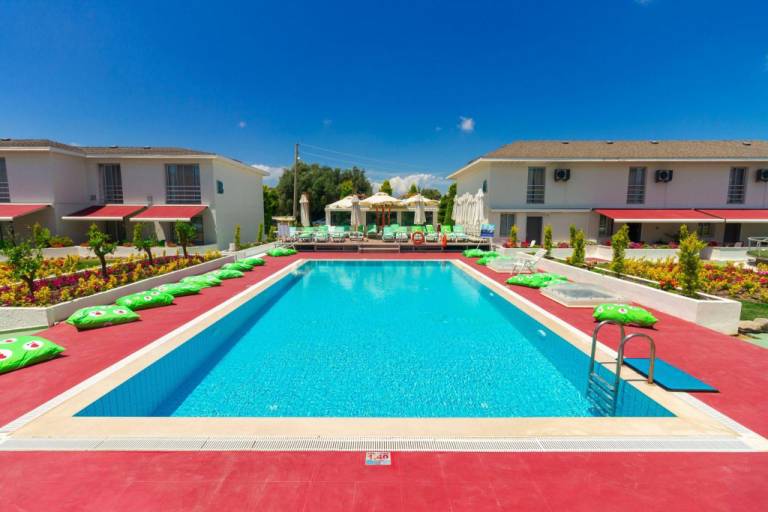 Vela Garden Resort & Villa