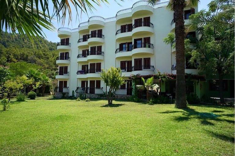 Zeus Kumlubuk Hotel