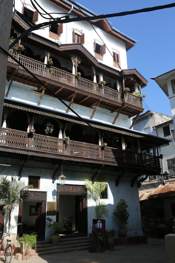 Emerson Spice Hotel