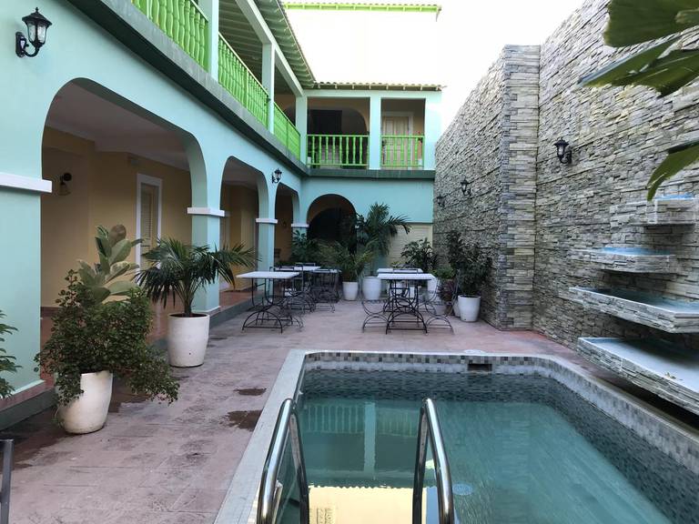 Hotel E La Calesa