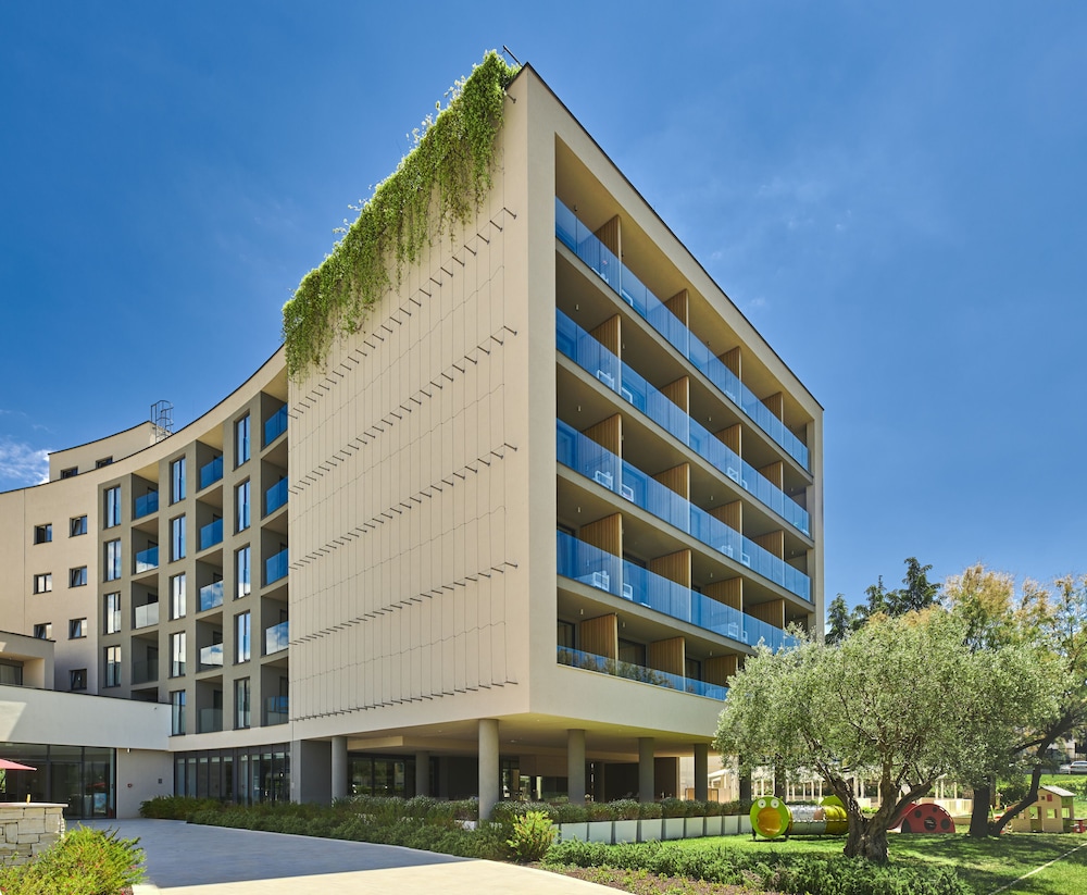 Hotel Park Plava Laguna 4*