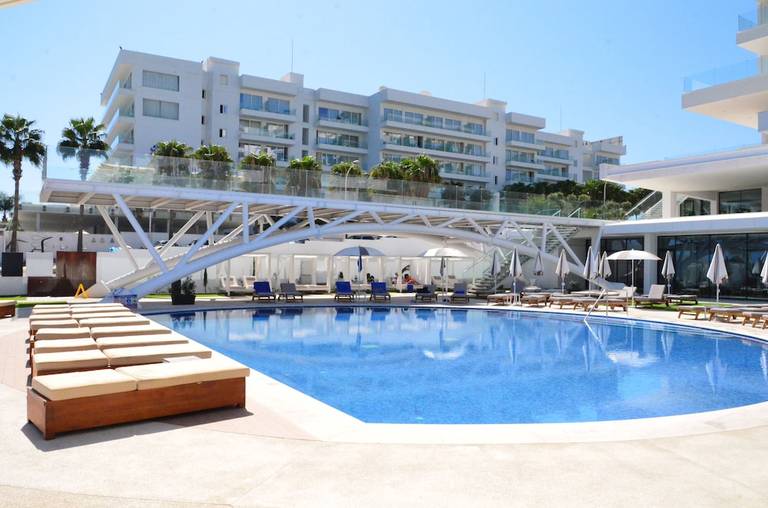 Flamingo Paradise Beach Hotel
