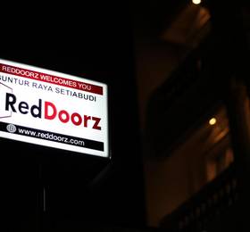 RedDoorz Plus Setiabudi Barat в Джакарте
