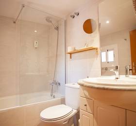Las Ramblas Passatge Bacardi Apartments в Барселоне