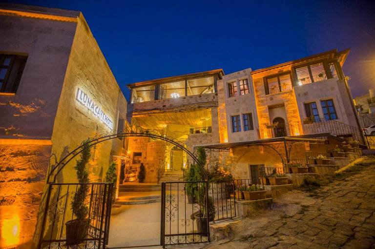 Luna Cave Hotel
