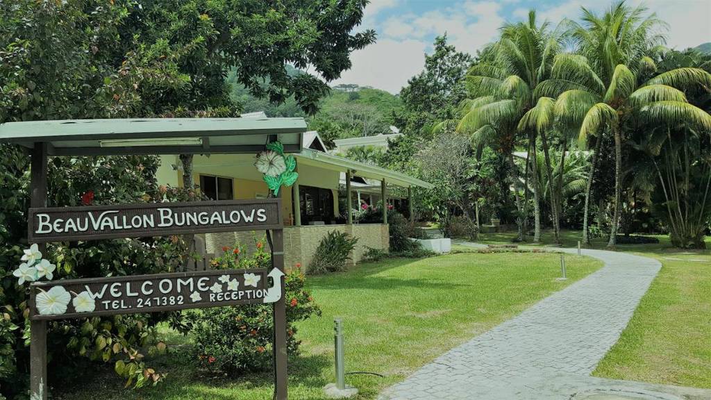 Beau Vallon Bungalows 3*