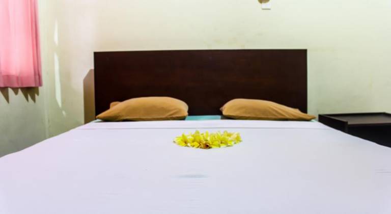 Budhi Beach Inn