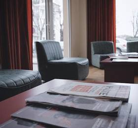 La Roseraie - Hotel Restaurant в Иль Де Франсе