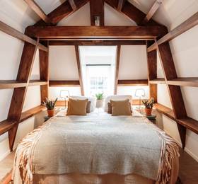 Hotel Dwars в Амстердаме