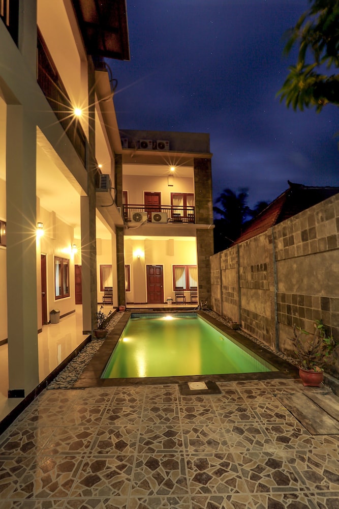 Ladiva Shore Hotel