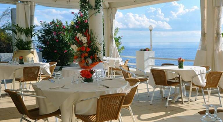 Hotel Ariana