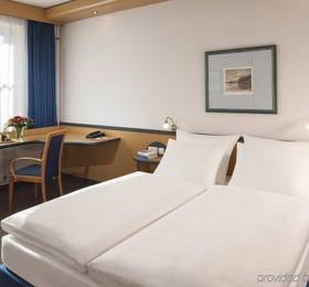 Dorint Airport-Hotel Berlin-Tegel в Берлине