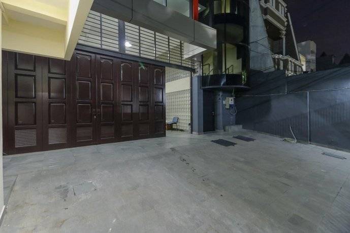 RedDoorz Plus near Harmoni Gajah Mada 2* Индонезия, Джакарта