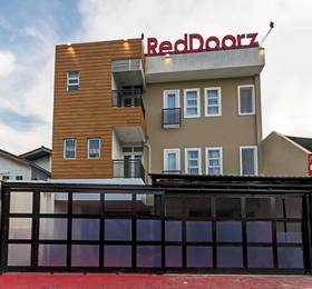 RedDoorz Plus @ Cipete Damai в Джакарте
