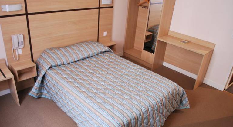 Comfort Hotel Au Firmament Asnieres-sur-Seine
