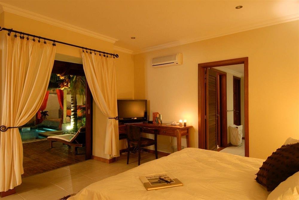 Oasis Villas 4*