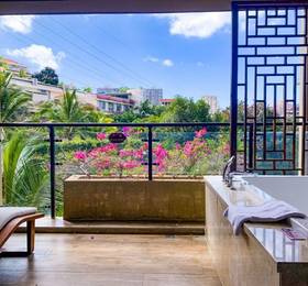 Four Season Ocean Courtyard Hotel в Хайнане