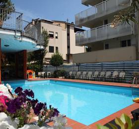 Hotel Universo в Римини