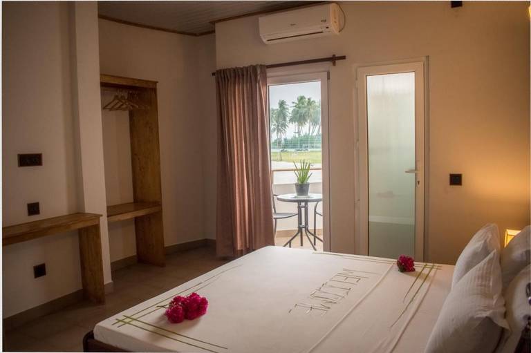 Dhiffushi Inn
