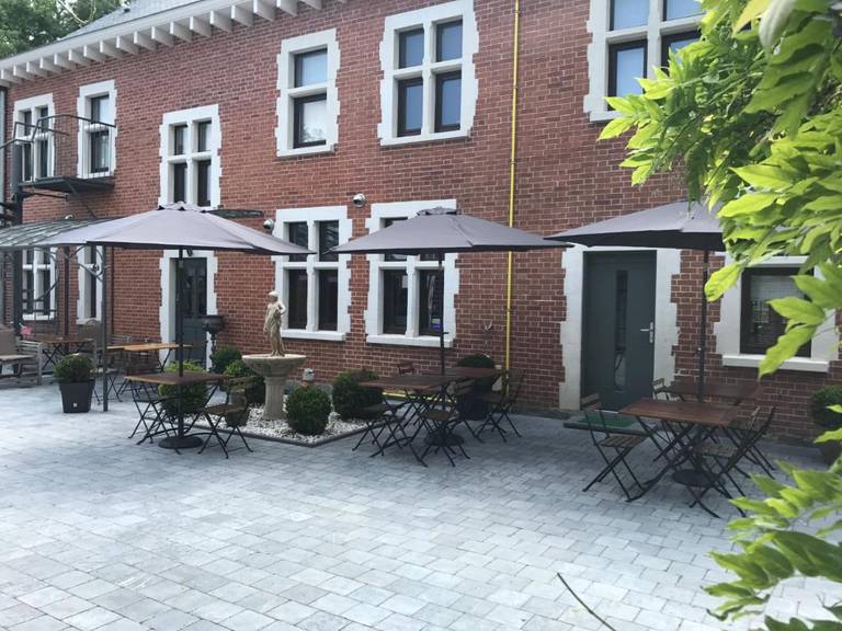Au Manoir Des Vallees