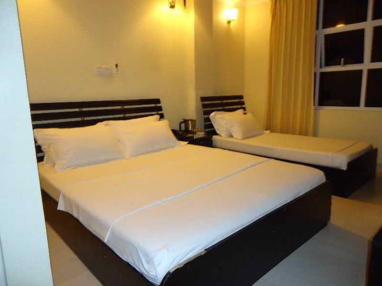 City Beach Hotel