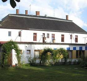 Hullam Hostel в Веспреме