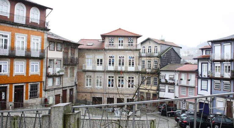 Trovador City Guest House