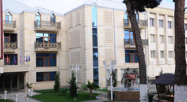 Deluxe Hotel