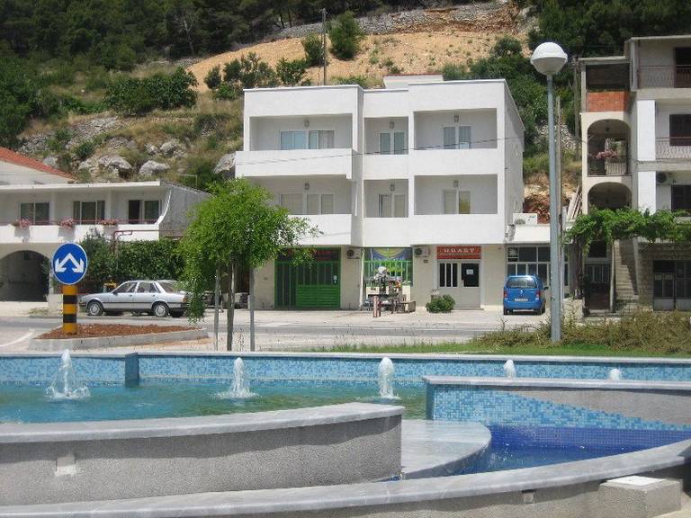 Mladen Hotel, Omis