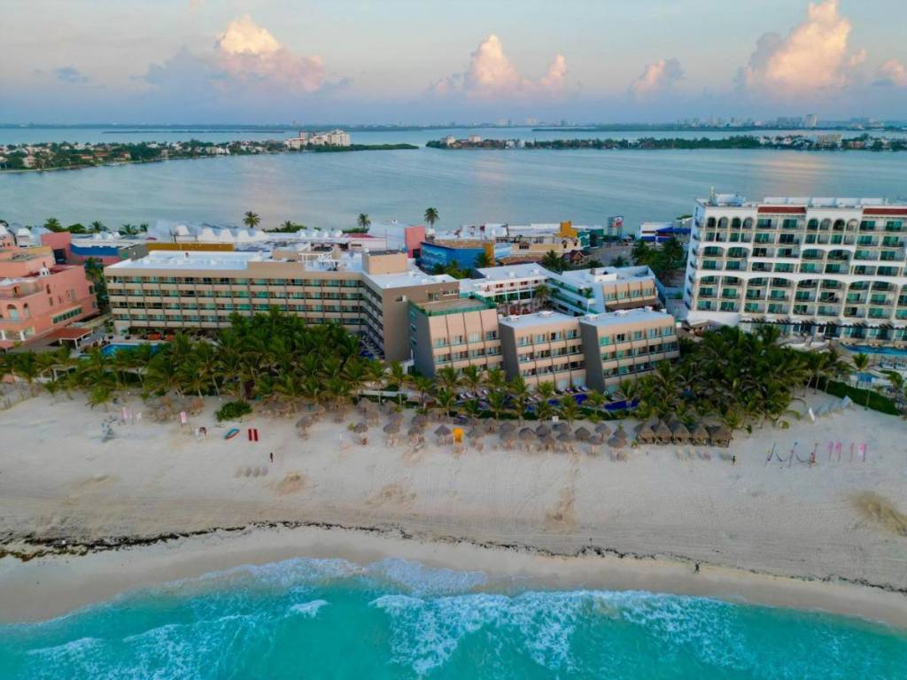 Flamingo Cancun Resort 4*