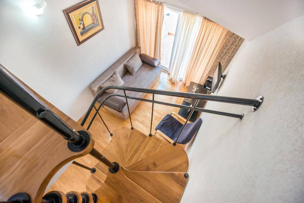 Apartments Ivardic 4*