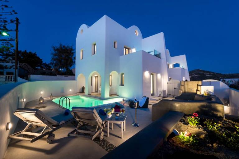 White Harmony Luxury Suites