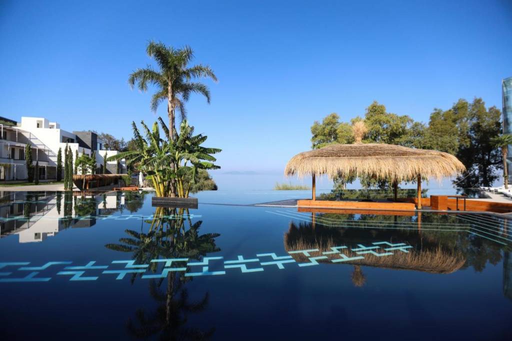 Marina Bay Luxury Resort & Spa