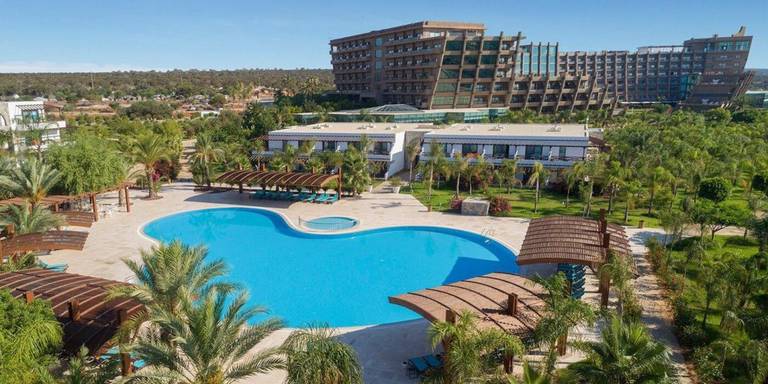 Noah's Ark Deluxe Hotel