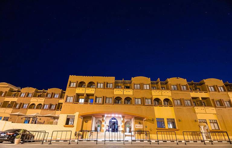 Resta Club Marina View Port Ghalib