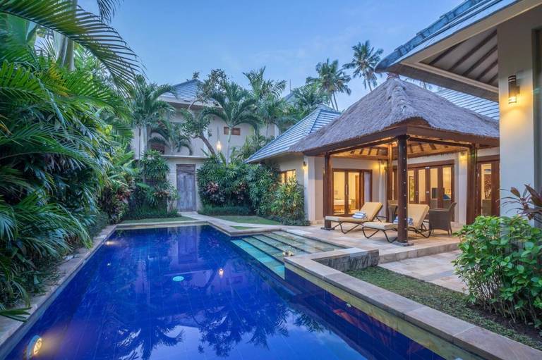 The Lovina Villas