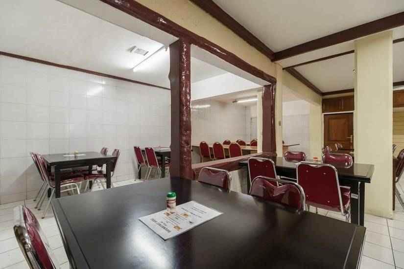 RedDoorz Jalan Biak Roxy 1* Индонезия, Джакарта