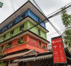 RedDoorz Jalan Biak Roxy в Джакарте