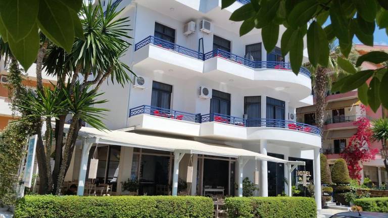 Hotel Ari