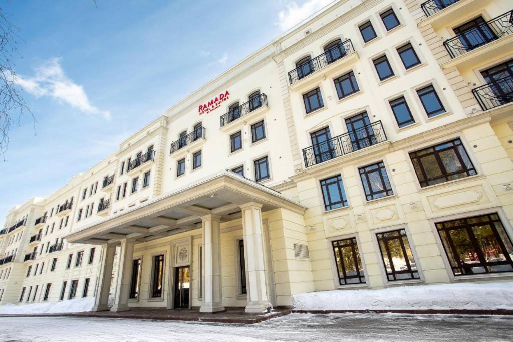 Ramada Hotel & Suites by Wyndham Novosibirsk Zhukovka 4*