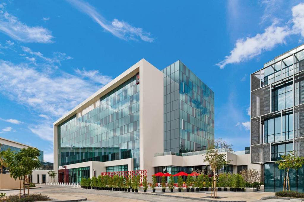 Radisson RED Dubai Silicon Oasis 4*