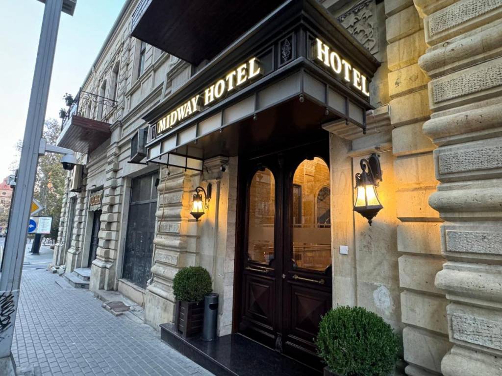 Midway Hotel 4*