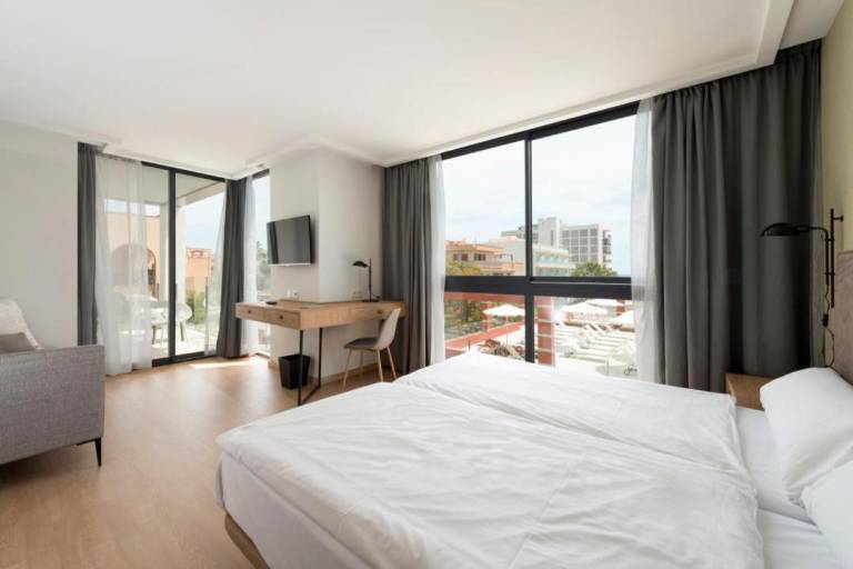 Hotel Kyrat Amarac Suites