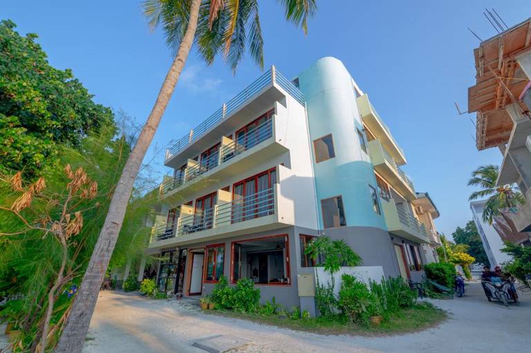 Beach House Dhiffushi