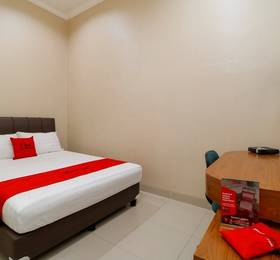 Отдых в RedDoorz Syariah Plus near Dharmawangsa - Индонезия, Джакарта